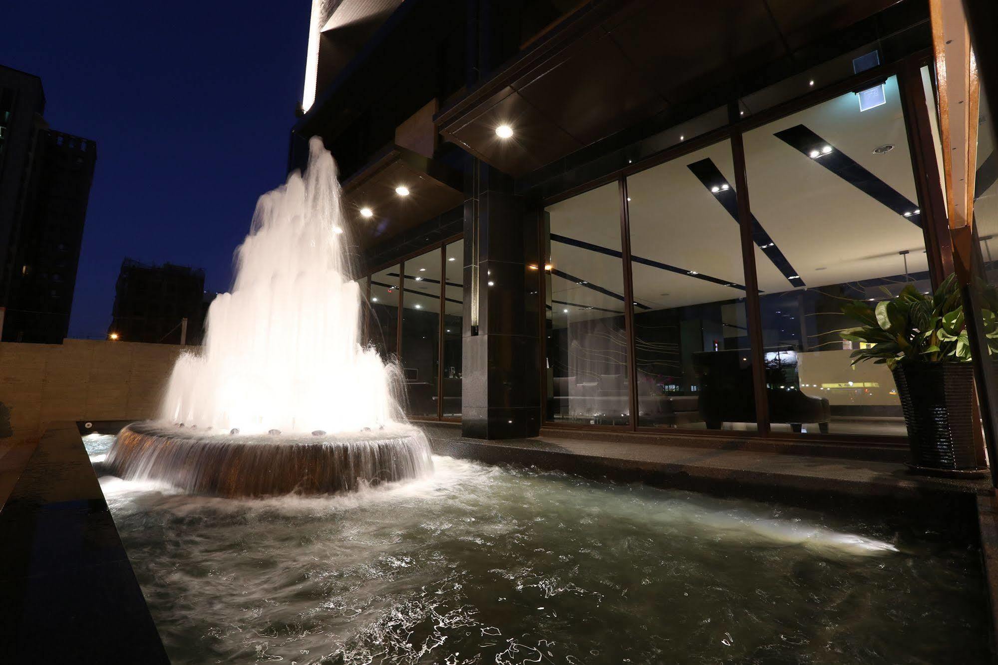 Kun Hotel Taichung Dış mekan fotoğraf