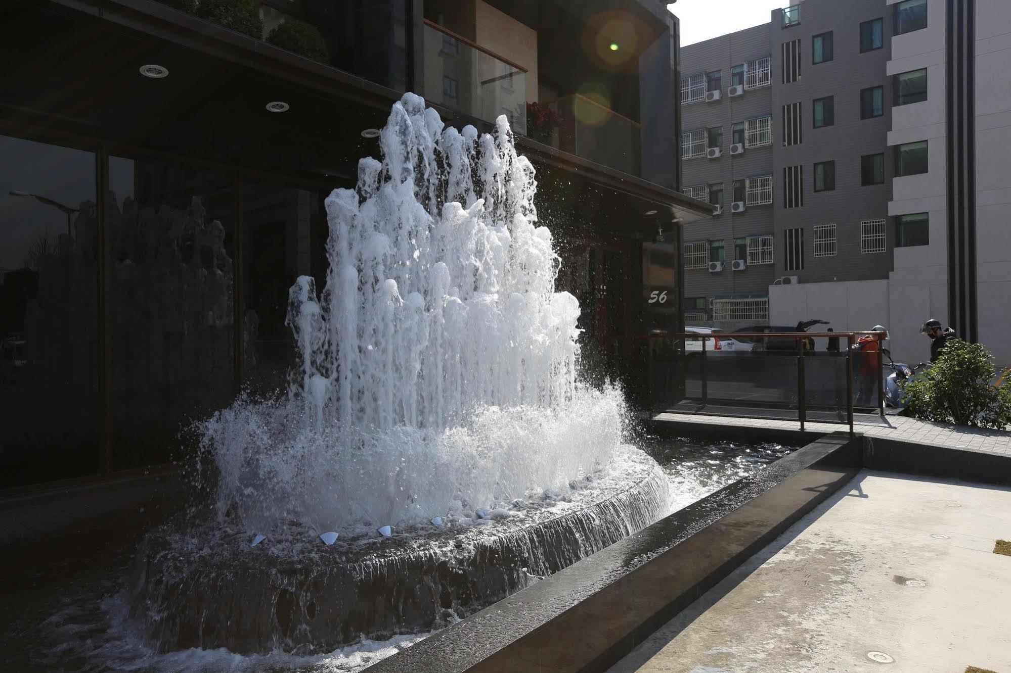 Kun Hotel Taichung Dış mekan fotoğraf